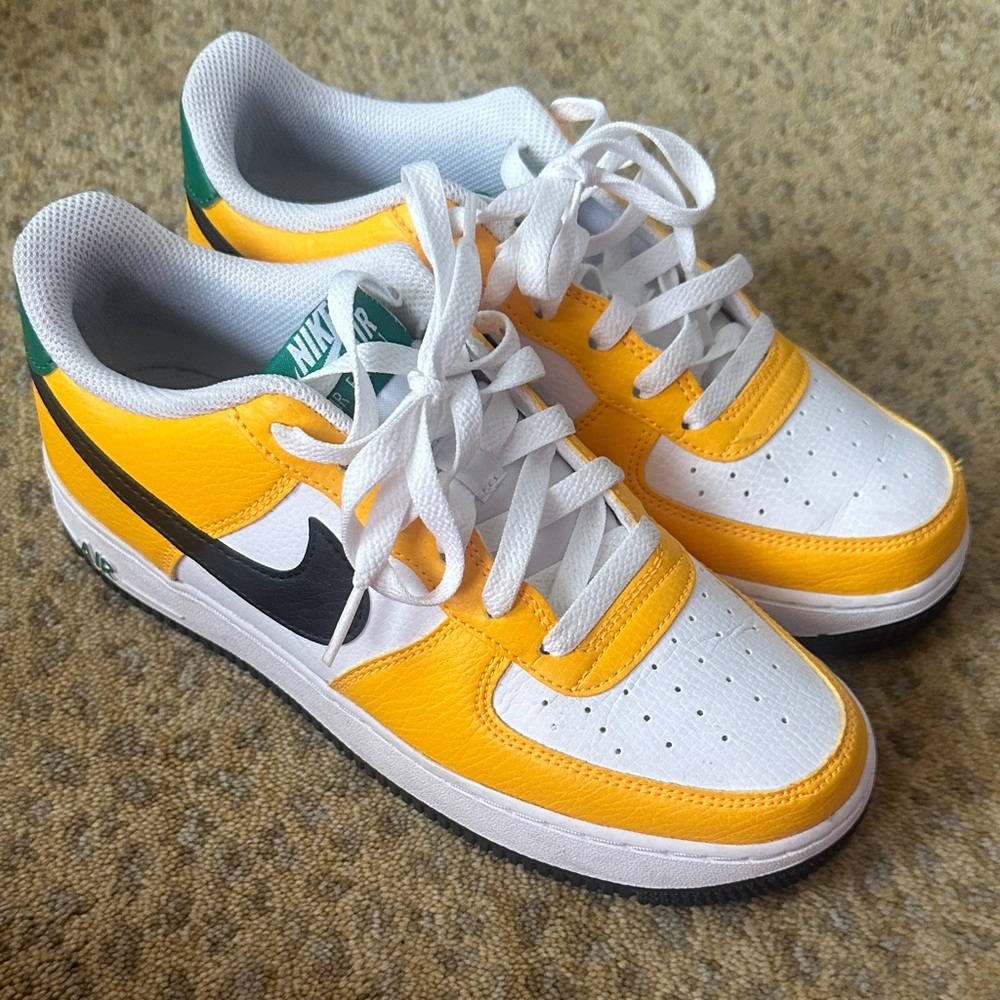 Nike Kids Yellow and black Air Force 1